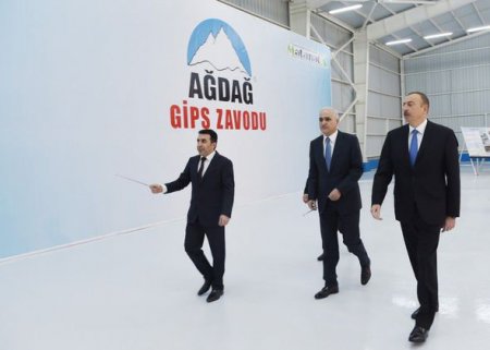 İlham Əliyev Bakıda yeni zavodun açılışında