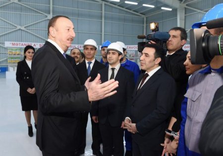 İlham Əliyev Bakıda yeni zavodun açılışında