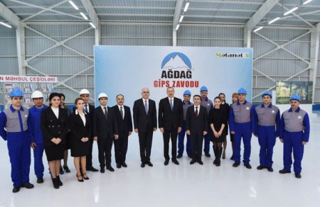 İlham Əliyev Bakıda yeni zavodun açılışında