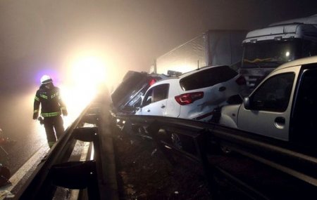 Sloveniyada ölkə tarixində ən böyük yol qəzası baş verib