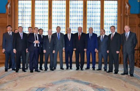 Polad Bülbüloğlu Lavrovla səhər yeməyində