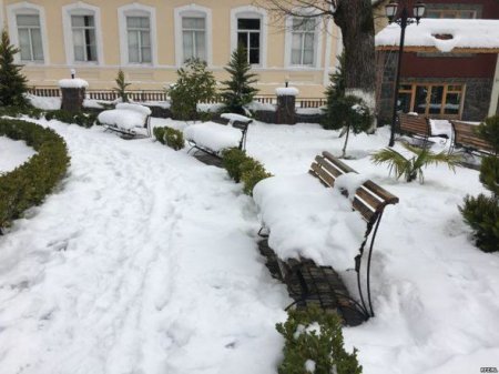Zaqatala buz və qar əsarətində