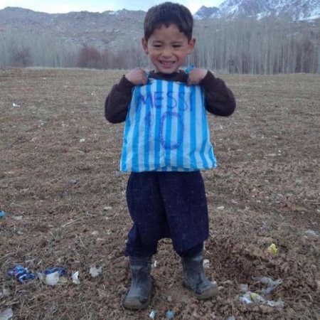 Messi 10 yaşlı əfqanı İspaniyaya dəvət etdi