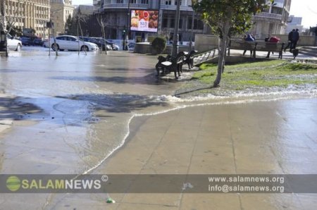 “Nizami” metrosunun ətrafını su basdı