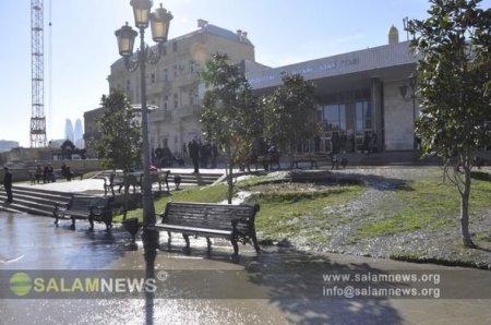 “Nizami” metrosunun ətrafını su basdı