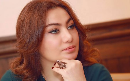 Ruhi: “Zəng vurur, mesaj yazır, üsyan edir...”