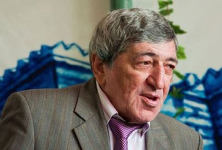 Xalq artistinin dostu onun qızıllarını oğurladı