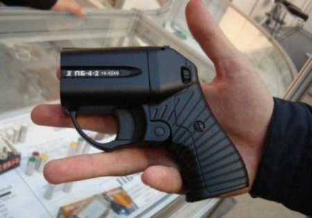 Azərbaycanlı mağaza müdiri mübahisə edən müştərilərə atəş açıb