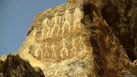 Özbəkistan mətbuatı Qobustan haqqında 
