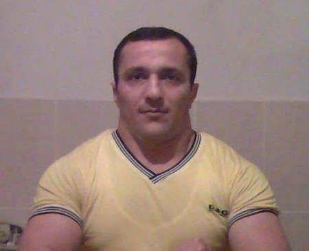 Məhkəmə polis maşınını çəkicləyənlə bağlı qərar qəbul etdi