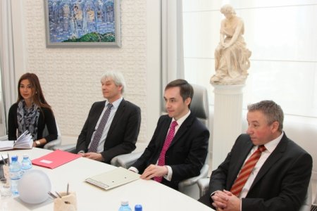 Berlin muzeyinin direktoru nazirlə görüşdü