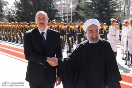 İlham Əliyev Ruhaniyə zəng etdi