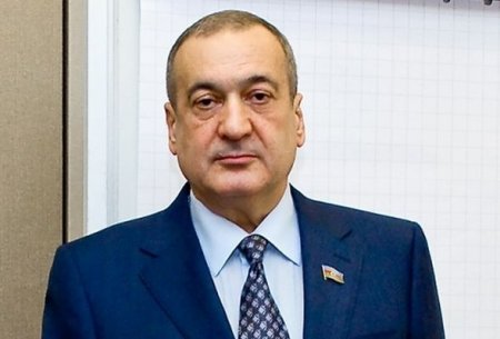 Deputat: Bakıda bazarlar ləğv edilməlidir
