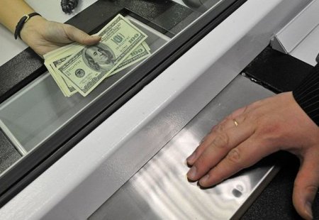 Dolların məzənnəsi 1,60 manat oldu