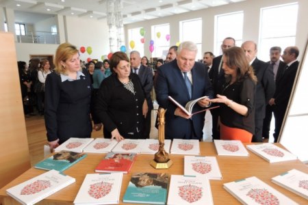 Türk dünyasının mədəniyyət paytaxtı Şəkidə kitab sərgisi açılıb