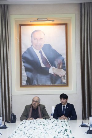 Ramiz Həsənoğlu gənc rejissorlarla görüşdü