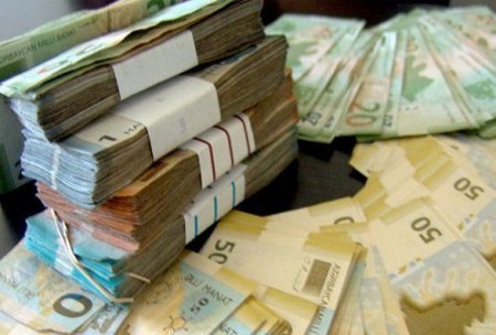 Manat sürətlə bahalaşır.