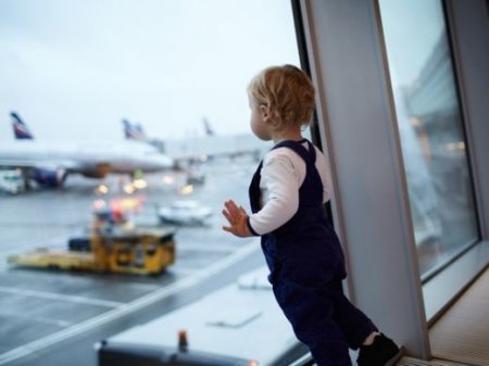 Bakı aeroportunda azyaşlı xəsarət aldı