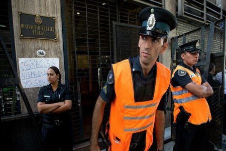 Argentinada quldurlar şəhəri qarət etdilər