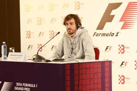 Fernando Alonso Bakı Şəhər Halqası ilə tanış olub
