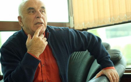 Xalq artisti: Sevdiyim xanıma görə bıçaqlanmışam