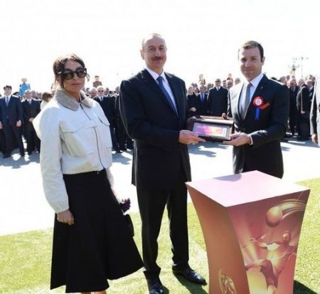 Prezident: Biz bir çox məsələlərlə bağlı dünyaya yol göstəririk