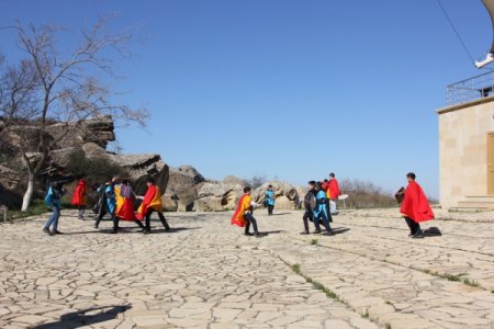 Qobustan Milli Tarix-Bədii Qoruğuna infotur keçirildi