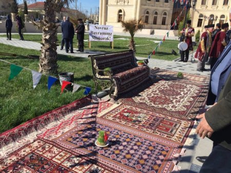 Salyan şəhər Heydər Əliyev parkında Novruzun gəlişinə həsr olunmuş ümumrayon bayram tədbiri keçirilib