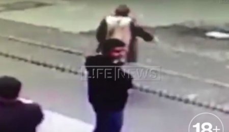 İstanbulun mərkəzində terrorçu özünü belə partlatdı
