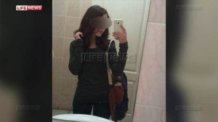 Rusiyada məktəbli qızlar öz rəfiqələrini siqaretə görə döydülər