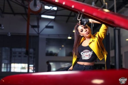 “QarajPro”nun aparıcısı Kamilla Babayeva ilə FOTOSESSİYA