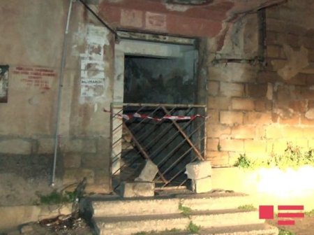 Bakıda bina çökdü