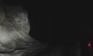 Qaya parçalarına görə bağlanan Xınalıq yolu açıldı