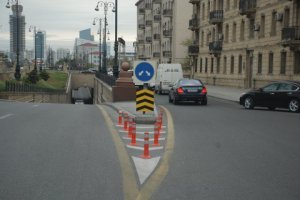 Bakıda intizamsız sürücülərə xəbərdarlıq: Xüsusi siqnal dirəkləri quraşdırılır