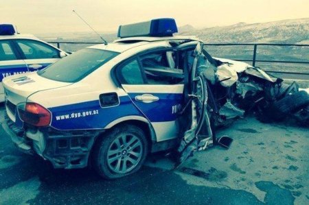 Xırdalanda yük avtomobili DYP maşınını vurdu