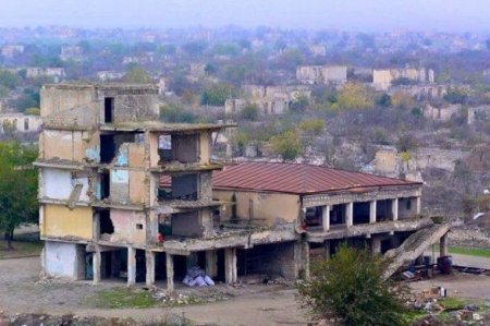 Emənilər təmas xəttindəki əraziləri kütləvi şəkildə tərk edir