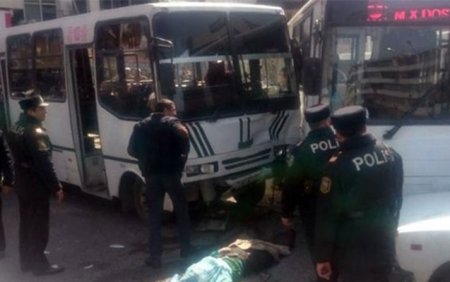 Bakıda avtobus qəzası: Ölən və yaralananlar var