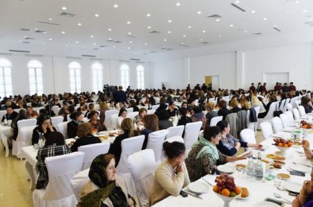 Mehriban Əliyeva şəhid anaları ilə görüşdə