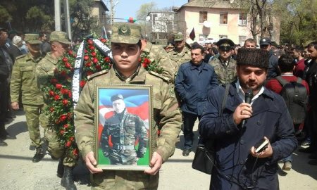 Sumqayıt ayaqda: minlərlə şəhər sakini şəhidini son mənzilə yola saldı