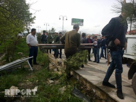 Qubada sürücü kafeyə maşınla girdi