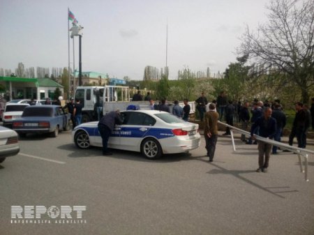 Qubada sürücü kafeyə maşınla girdi