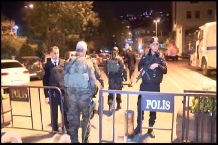 Türkiyədə gərgin gecə: hakim partiyanın binasında partlayış
