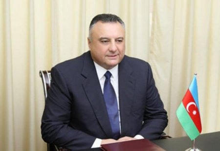 Eldar Mahmudov «xortlamağa» başladı