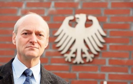 Almaniyanın kəşfiyyat rəisi işdən çıxarıldı