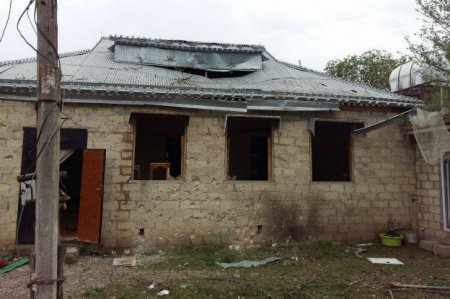 Şəkillərdə: Cəbhə bölgəsində dağılan evlər