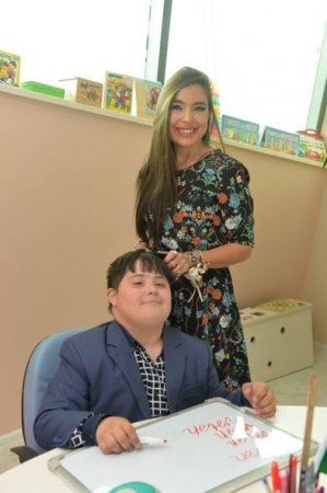 Leyla Əliyeva daun sindromlu uşaqlarla görüşdü