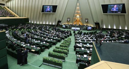 Ruhaninin tərəfdarları seçkilərdə qələbə qazandılar
