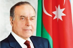 Ümummilli lider Heydər Əliyevin anadan olmasının 93-cü ildönümü qeyd olunur