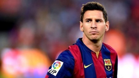 Messi nəhəng qapıçı-robota qalib gəldi
