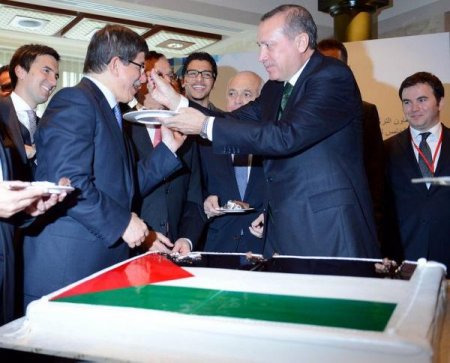 İstefa Davudoğlunun, yoxsa Ərdoğanın qərarıdır